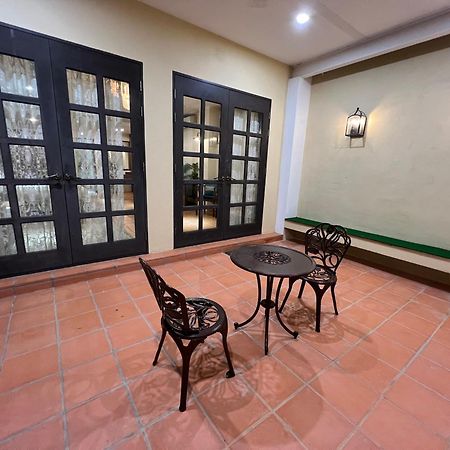 Botanica Mansion Bed & Breakfast บาลิคปูเลา ภายนอก รูปภาพ