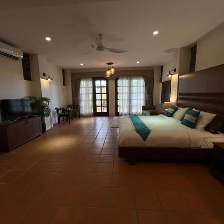 Botanica Mansion Bed & Breakfast บาลิคปูเลา ภายนอก รูปภาพ