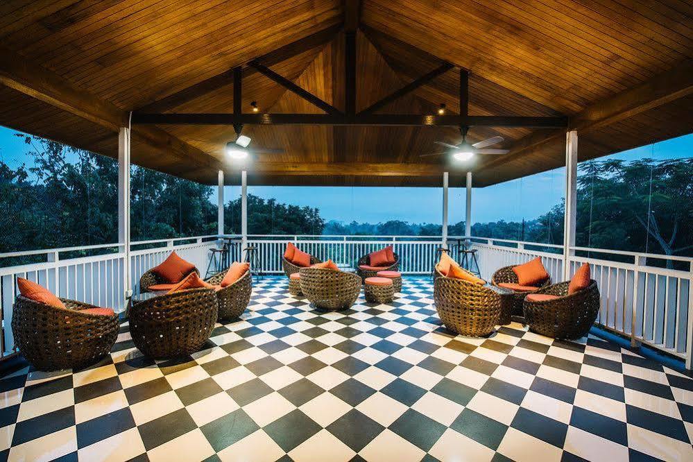 Botanica Mansion Bed & Breakfast บาลิคปูเลา ภายนอก รูปภาพ